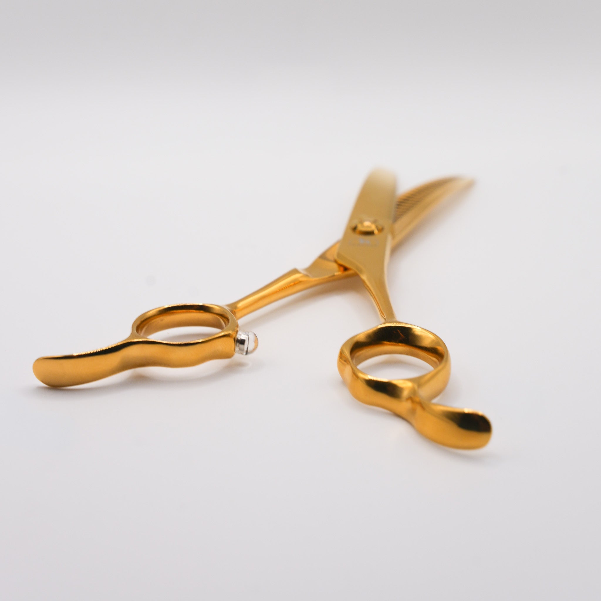 Pewtner Aurelia Gold 7" Curved Scissors - Pewtner Grooming Supplies