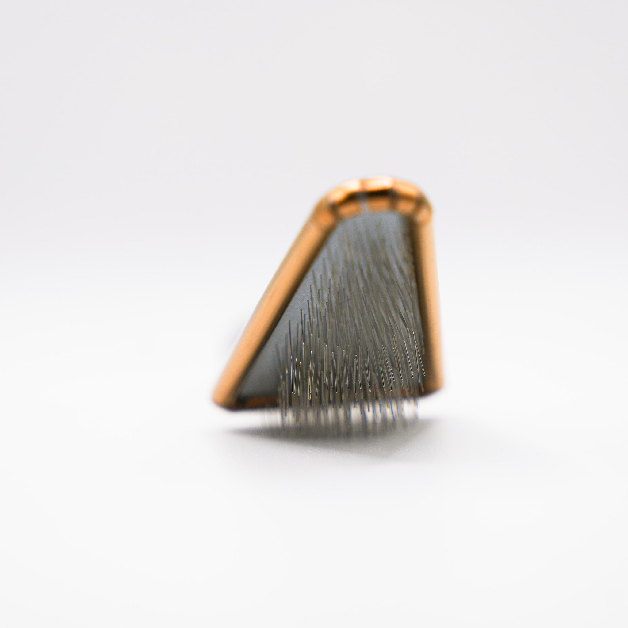 Pewtner Lustré Brush – Triangular - Pewtner Grooming Supplies
