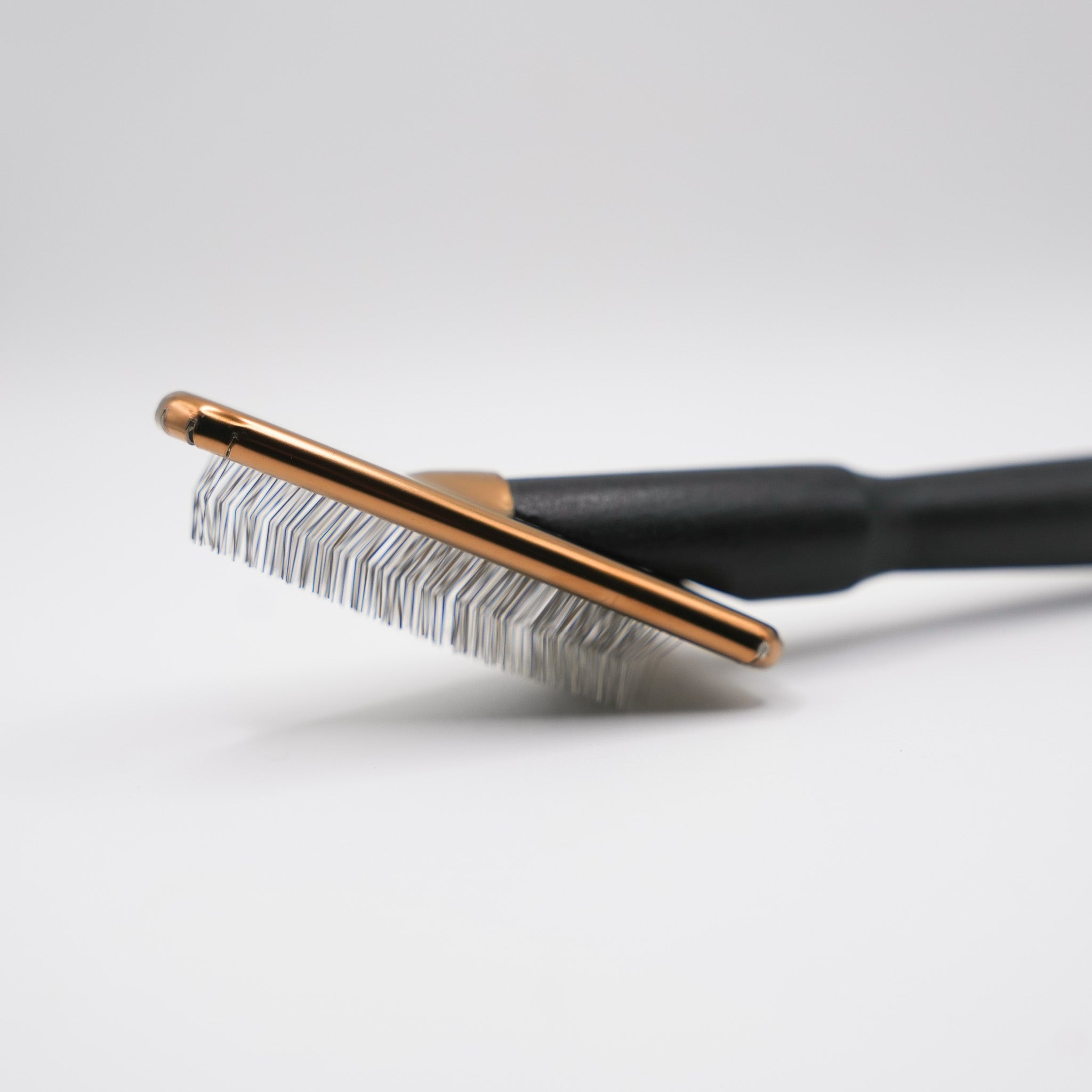 Pewtner Lustré Brush – Triangular - Pewtner Grooming Supplies