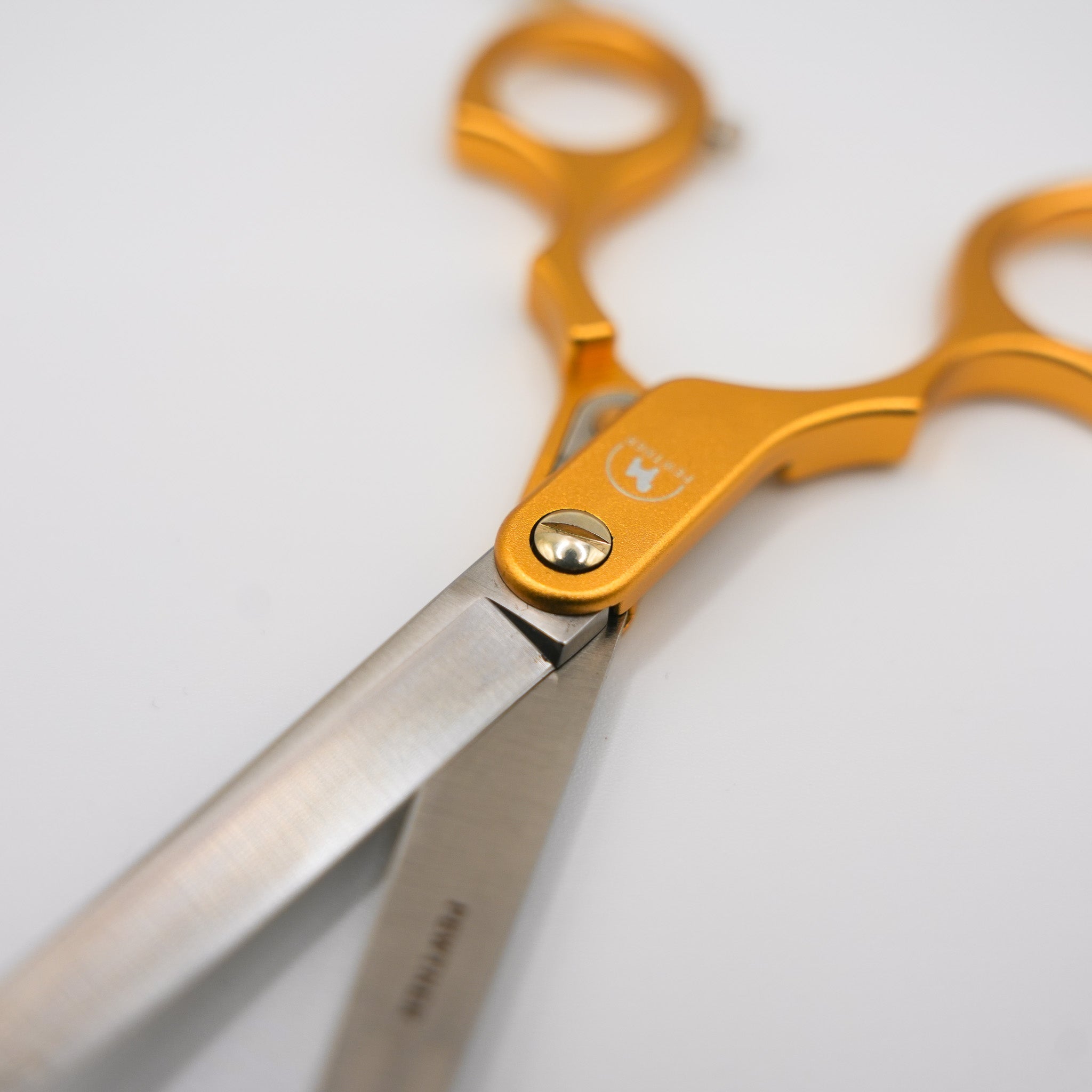 Pewtner SoraCurves 6.5" – Precision in Motion - Pewtner Grooming Supplies