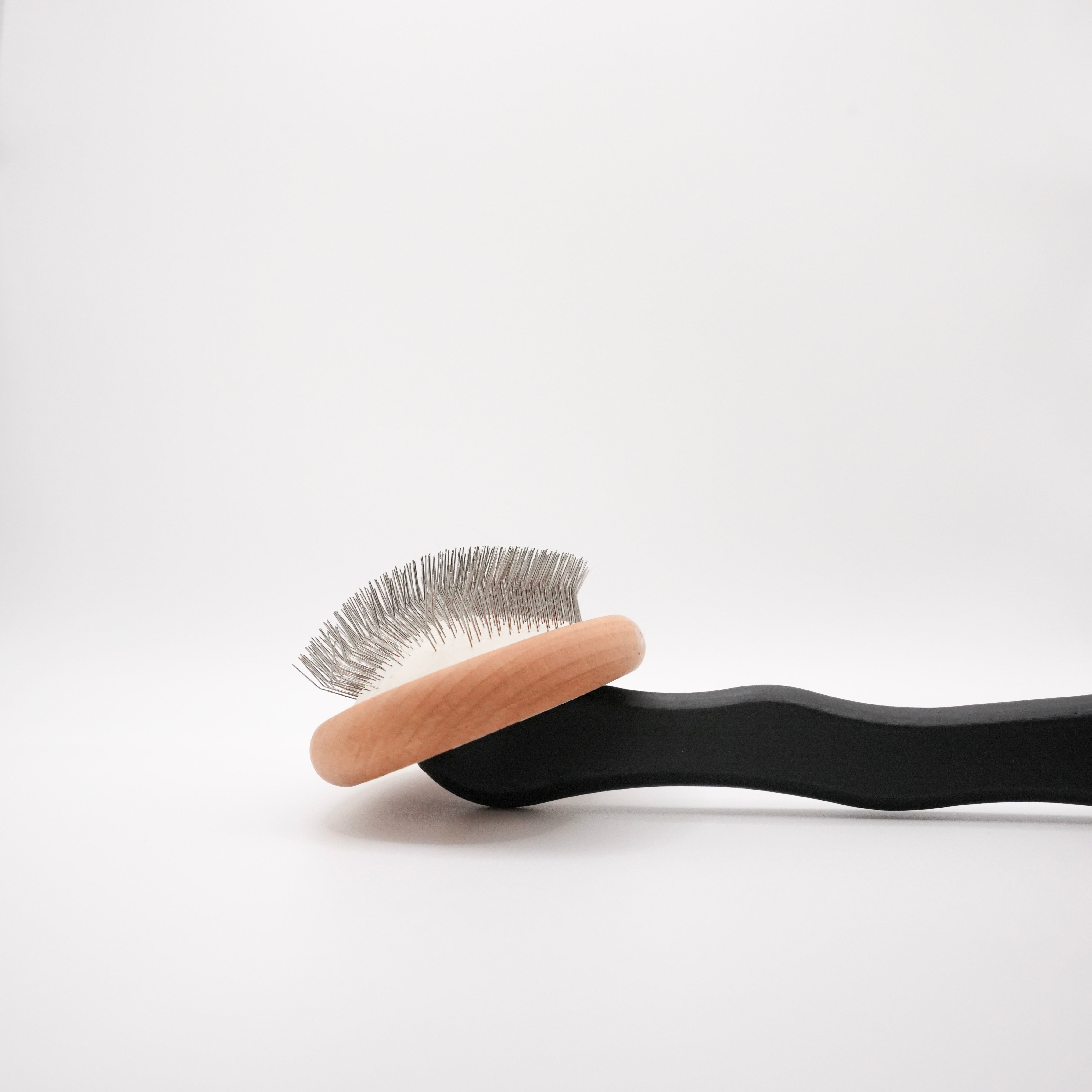 The Pewtner Puff & Fluff Brush - Pewtner Grooming Supplies